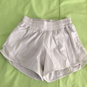 lululemon hotty hot short 4” long